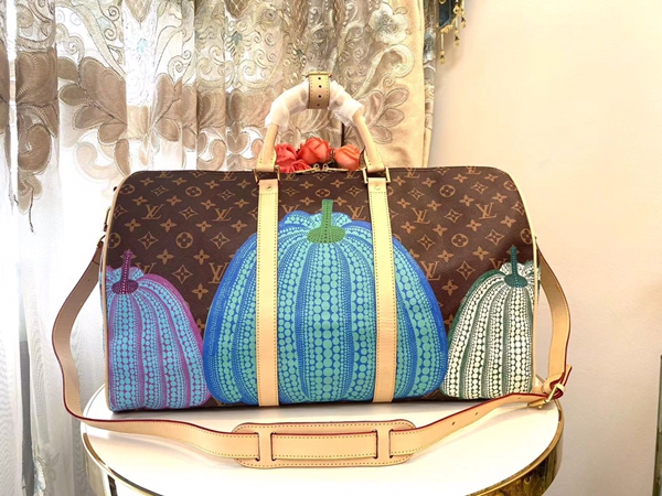 ルイヴィトンバッグ正面デザイン